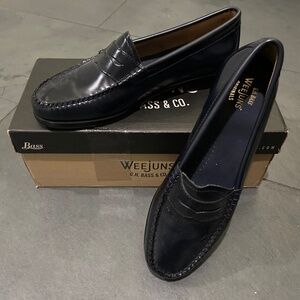G.H. Bass Weejuns WHITNEY Loafer Leather Navy Blue Sz 8.5 New